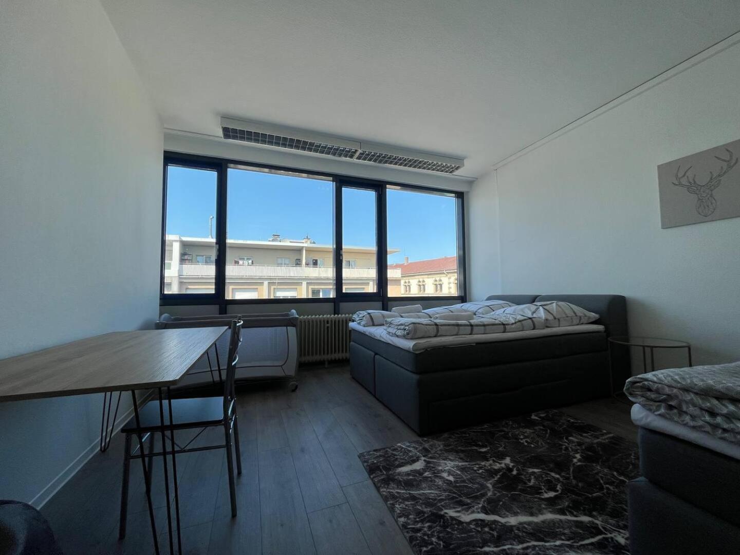 Simplex Apartments Am Marktplatz คาร์ลสรูเฮอ ภายนอก รูปภาพ