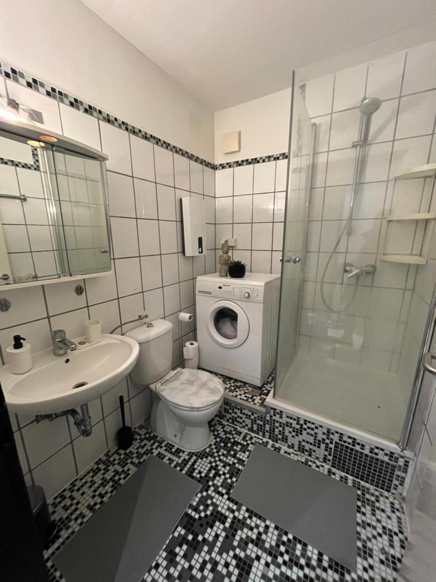 Simplex Apartments Am Marktplatz คาร์ลสรูเฮอ ภายนอก รูปภาพ