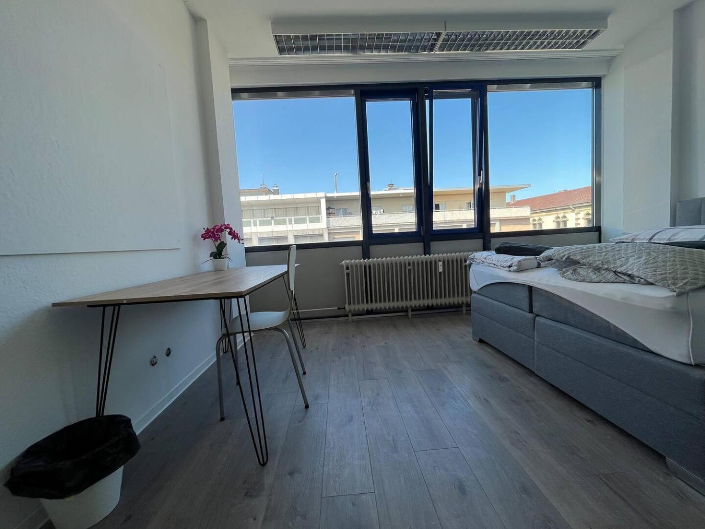Simplex Apartments Am Marktplatz คาร์ลสรูเฮอ ภายนอก รูปภาพ